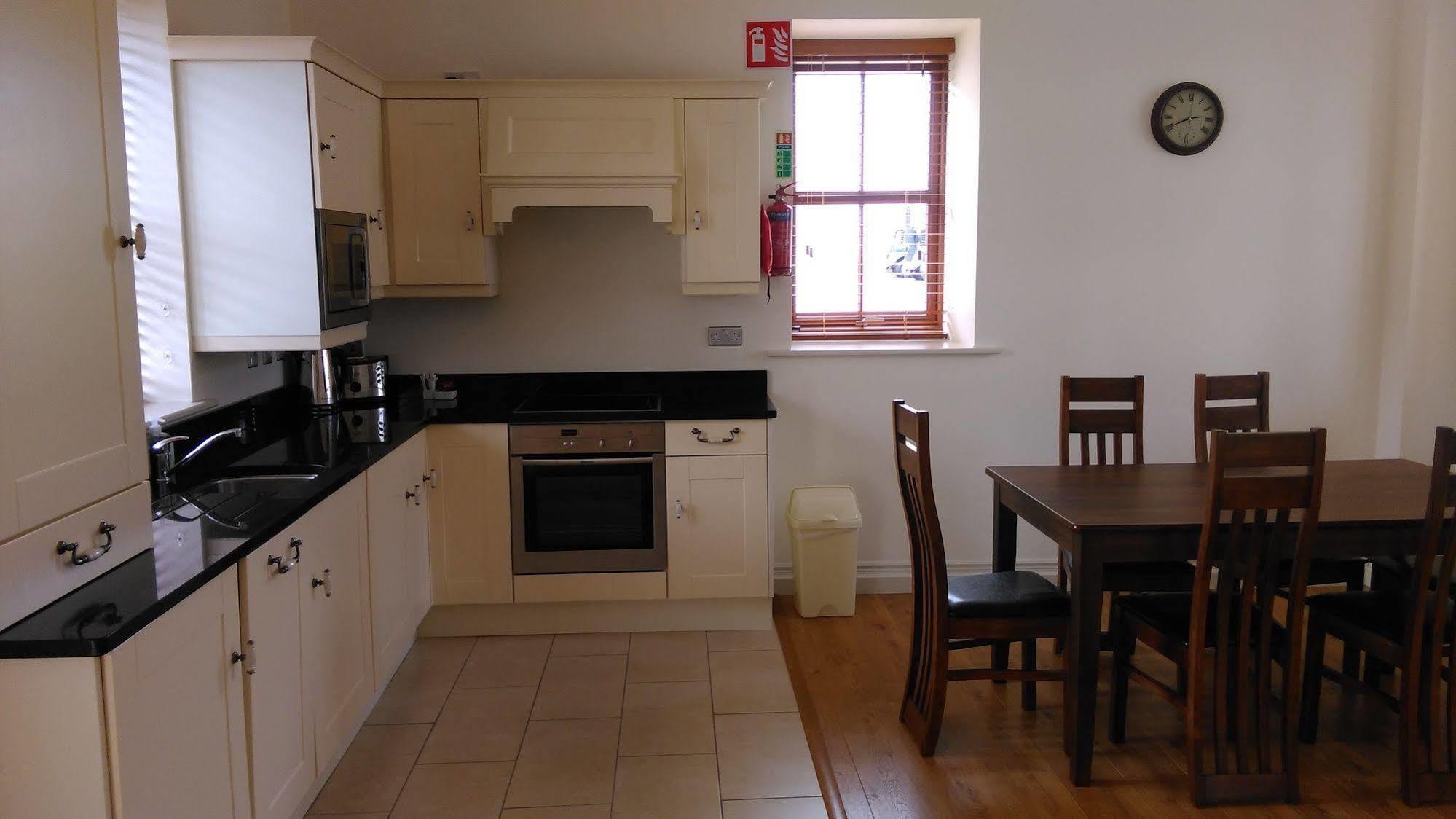 New Forest Estate Lodges Tyrrellspass 외부 사진
