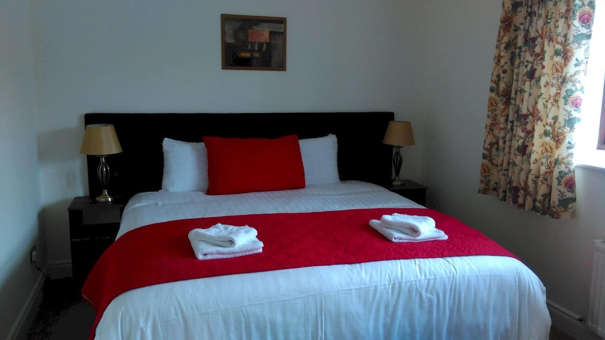 New Forest Estate Lodges Tyrrellspass 외부 사진